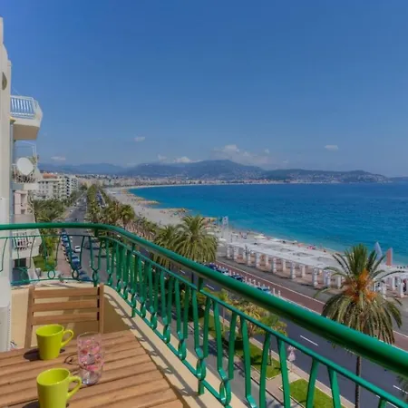 Apartment Sunny Private With Sea View Near The Beach